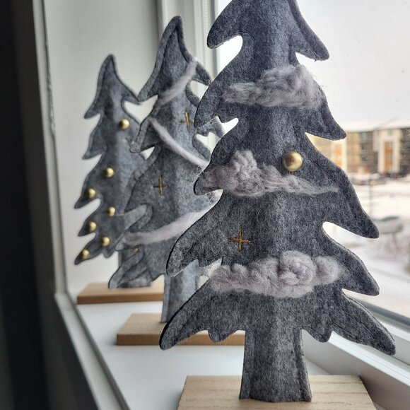 Handmade Felt Christmas Trees – Set of 3 | Scandinavian Winter Décor | Minimalis - Picture 1 of 9